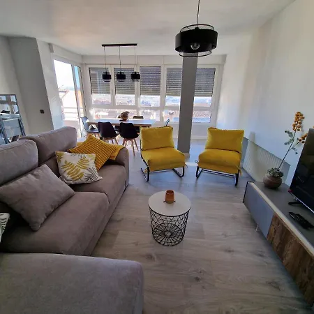 Holiday home Aurora *